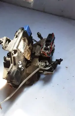 Audi A8 S8 D3 4E Rear door lock 4E4839016