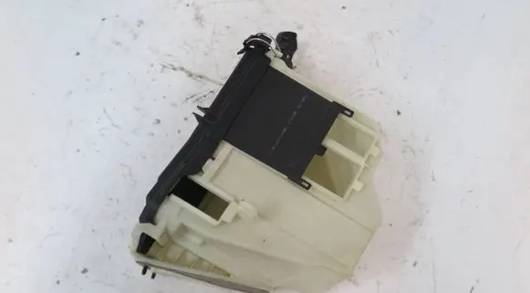 Mercedes-Benz E W212 Fuse box cover 