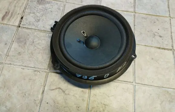 Ford Focus Front door speaker AA6T18808AA