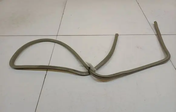 Nissan Terrano Rubber seal front coupe door