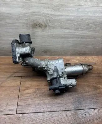 Nissan Qashqai EGR valve cooler 147352070R
