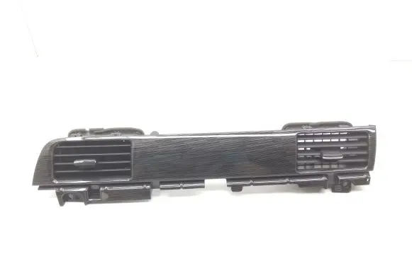 Mitsubishi Outlander Dash center air vent grill