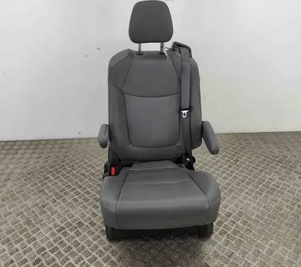 Toyota Sienna XL40 IV Rear seat 7910208040