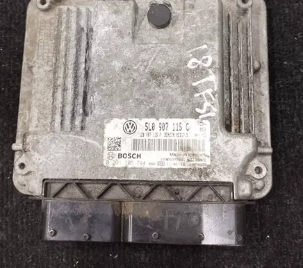 Skoda Yeti (5L) Engine control unit/module 5L0907115C 1Z0907115F 0261S05744