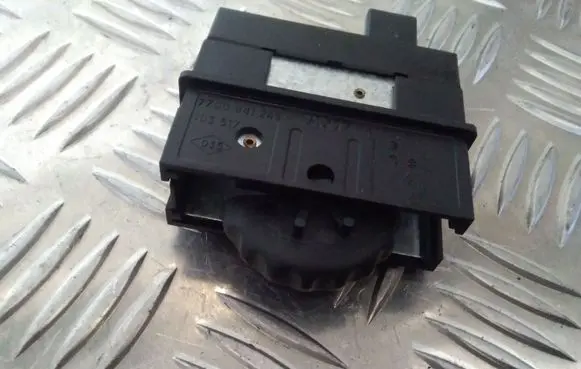 Renault Megane I Headlight level height control switch 7700841245 103517