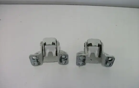 Suzuki Grand Vitara II Tailgate/trunk/boot hinge