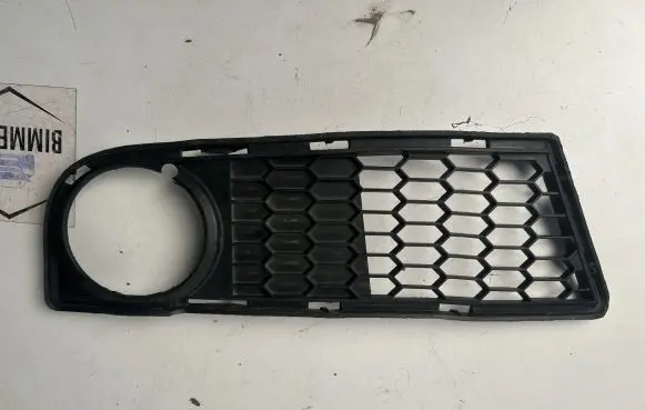 BMW 1 E82 E88 Front fog light trim/grill 8045450