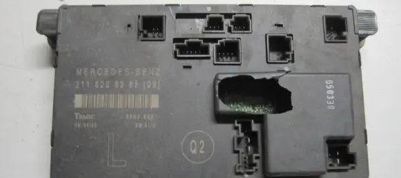 Mercedes-Benz E W211 Door control unit/module 2118208385