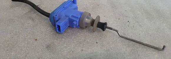 Audi 80 90 S2 B4 Central locking vacuum pump 893862153C