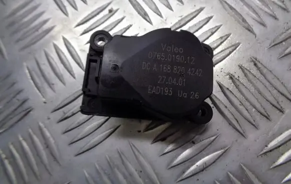 Mercedes-Benz A W168 A/C air flow flap actuator/motor 0765019012