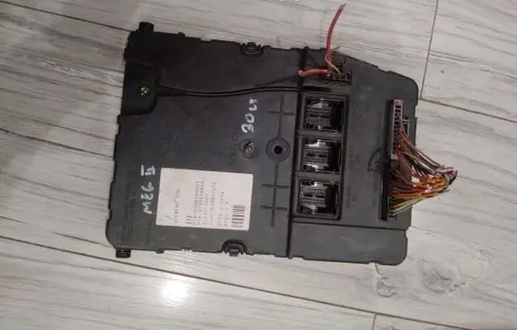 Renault Megane II Comfort/convenience module 8200780021