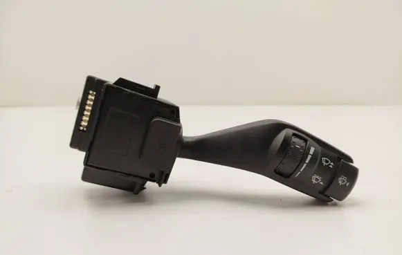 Ford Focus Wiper control stalk 17D940
