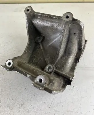 Toyota Hilux (AN10, AN20, AN30) Generator/alternator bracket TG246260522