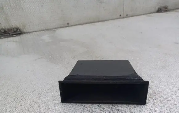 Nissan Primera Dashboard storage box/compartment 68102AV700