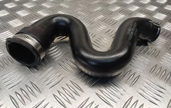 Audi A4 S4 B6 8E 8H Intercooler hose/pipe 8D0145828L