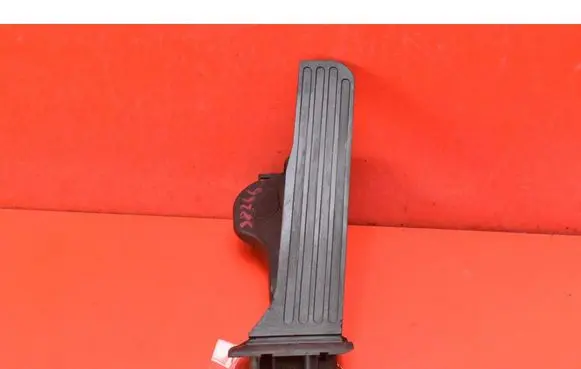 Volkswagen PASSAT B6 Accelerator throttle pedal 1K1721503L