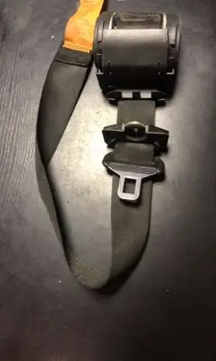 BMW 5 E39 Front seatbelt 8198571