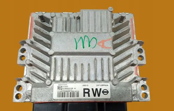 Nissan Qashqai Engine control unit/module 23710BR30A