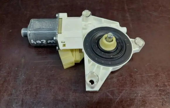 Mercedes-Benz C W204 Front door window regulator motor A2048200242 971132100