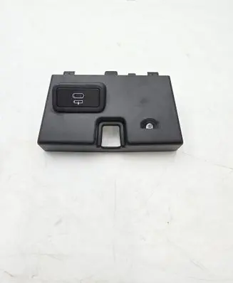 BMW 2 G42 USB socket connector 6807232