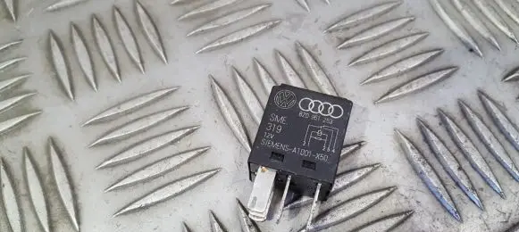 Audi A4 S4 B5 8D Other relay 8z0951253