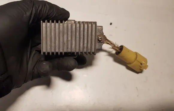 Toyota MR2 (W10) I Fuel pump relay 2851552010