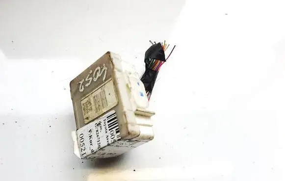 Toyota Avensis T270 Fuse box set 8267120350 82671-20350