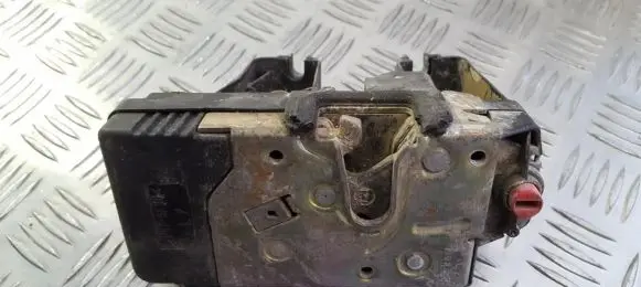 Opel Zafira A Rear door lock 90561157 BA90561157
