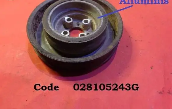 Volkswagen Golf III Crankshaft pulley 028105243G