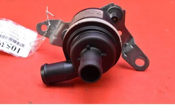 Opel Insignia A Water pump 55509121