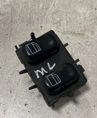 Mercedes-Benz ML W163 Electric window control switch 1638203110 03751610