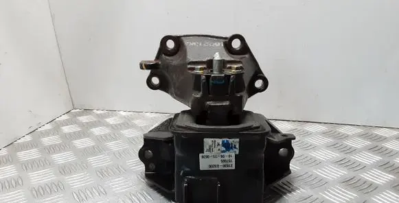 Hyundai Tucson TL Engine mount bracket 21830D3200