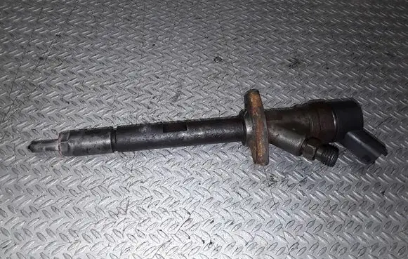 Fuel injector