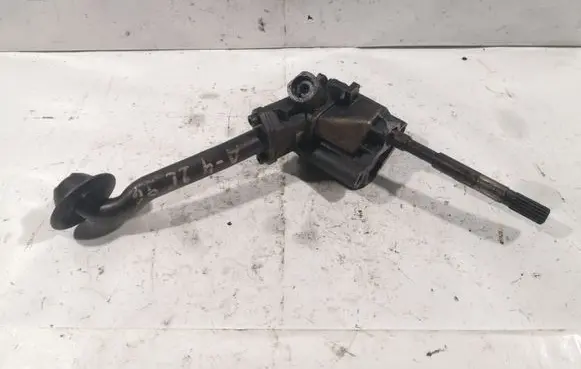 Audi A4 S4 B5 8D Oil pump 058115153