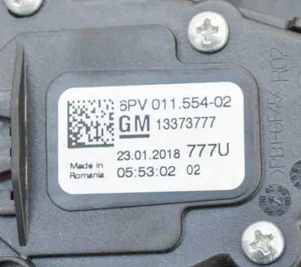 Opel Astra K Accelerator throttle pedal 133737776PV011554