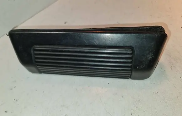 Suzuki Grand Vitara I Tailgate trunk handle 8285060A01