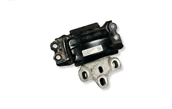 Volkswagen Tiguan Engine mount bracket 5QA199555C