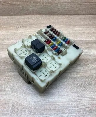 Ford Focus Fuse module 98AG14A073AG 518234802 Used