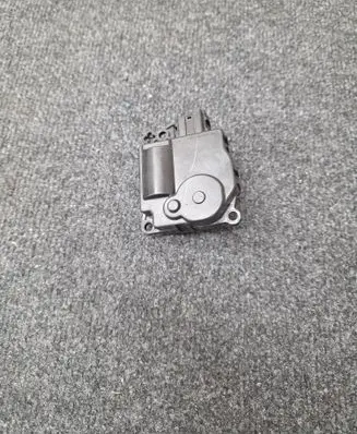 Maserati Levante Air flap motor/actuator 545250008 GLE45001 1621509041