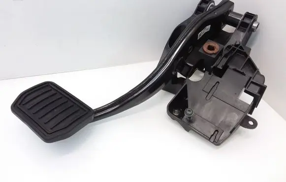 Tesla Model 3 Brake pedal 104469100D 1011680 20190111122532