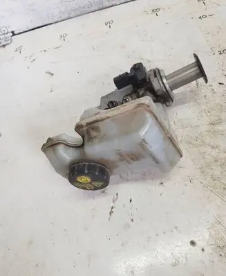 Volkswagen Touran III Master brake cylinder 5q1611301