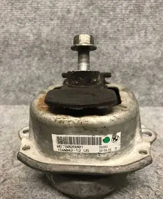 Engine mount bracket