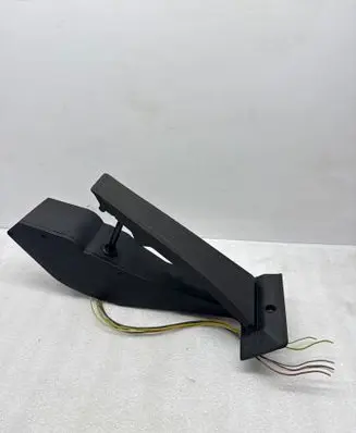 BMW 5 E60 E61 Accelerator throttle pedal 6766930 25916010