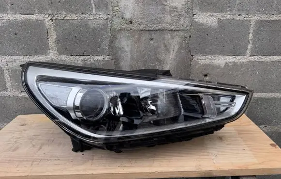 Hyundai i30 Headlight/headlamp 92102G4020
