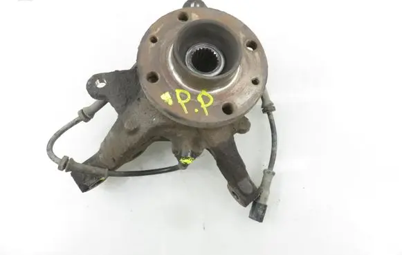 Renault Scenic I Front wheel hub spindle knuckle 
