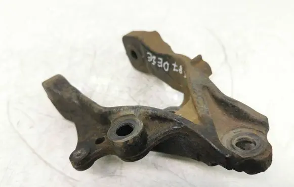 Honda CR-V Gearbox mounting bracket