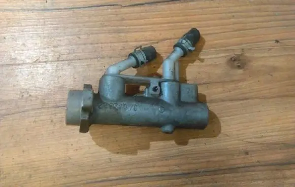 Nissan Almera N16 Master brake cylinder 22157879