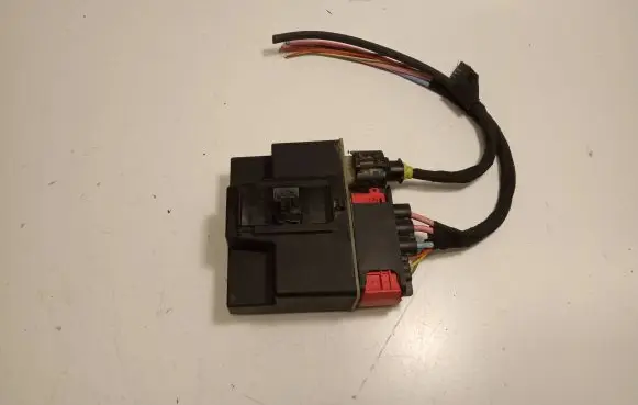 Peugeot 308 Glow plug pre-heat relay 018010953 9662570880
