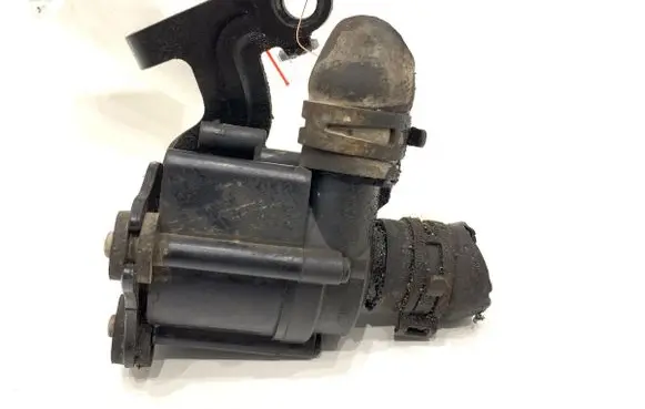 Skoda Octavia Mk3 (5E) Oil filter mounting bracket 708002010