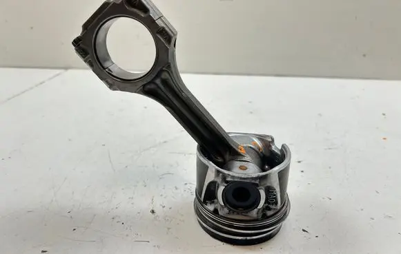 Volkswagen II LT Piston with connecting rod 